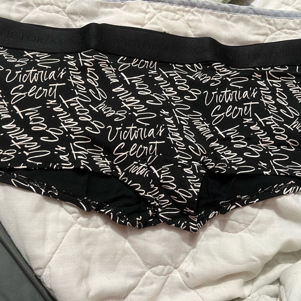 Victoria’s Secret Boy Shorts size Medium New with Tags